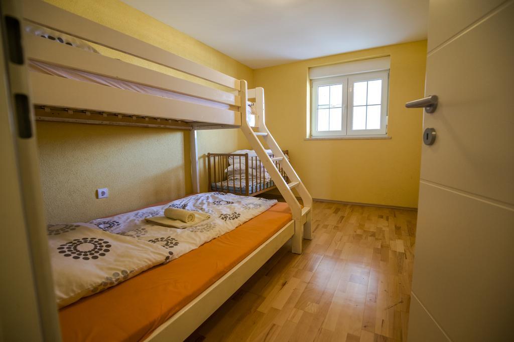 Apartments Adria Цриквениця Екстер'єр фото